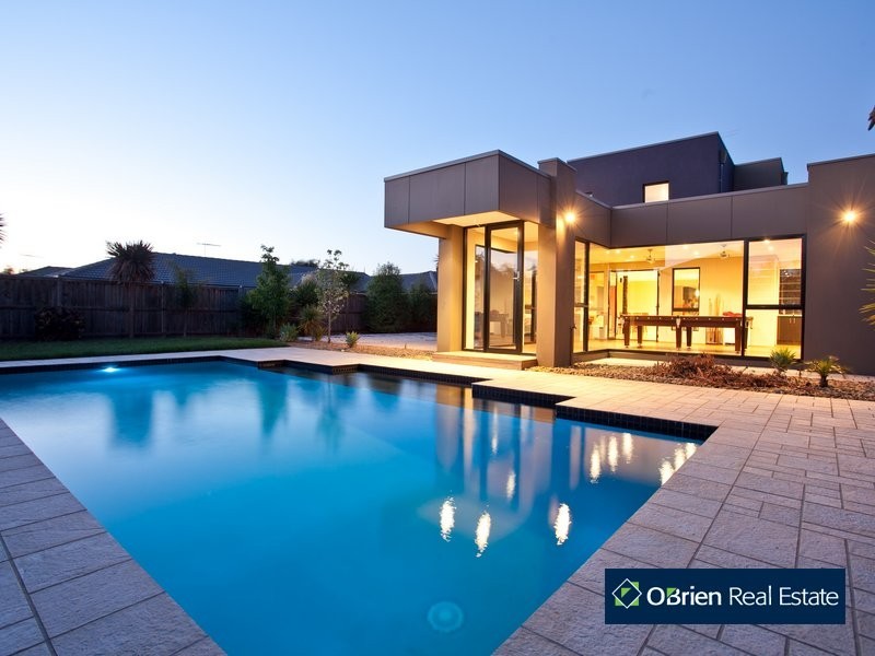 21 Riverglen Road, Berwick VIC 3806