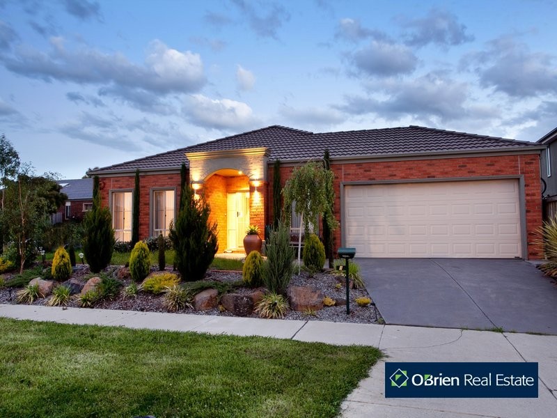 9 Sunhill Way, Berwick VIC 3806