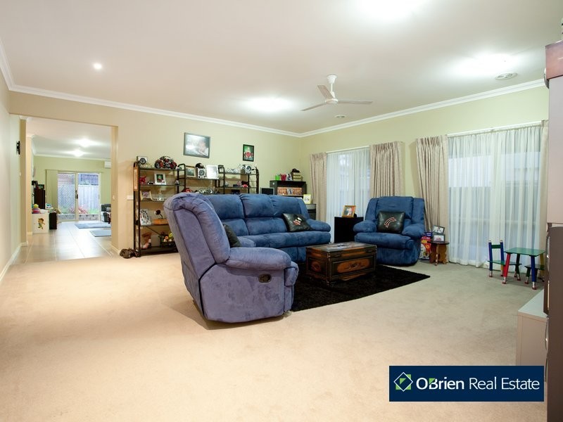 9 Sunhill Way, Berwick VIC 3806