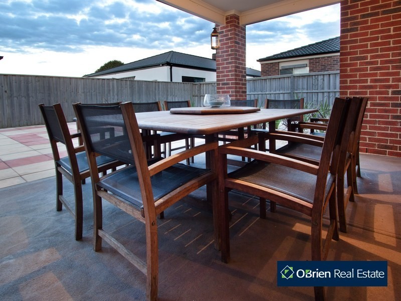 57 Boronia Avenue, Cranbourne North VIC 3977