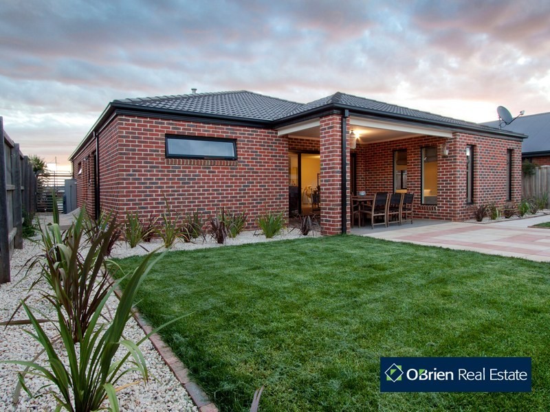 57 Boronia Avenue, Cranbourne North VIC 3977