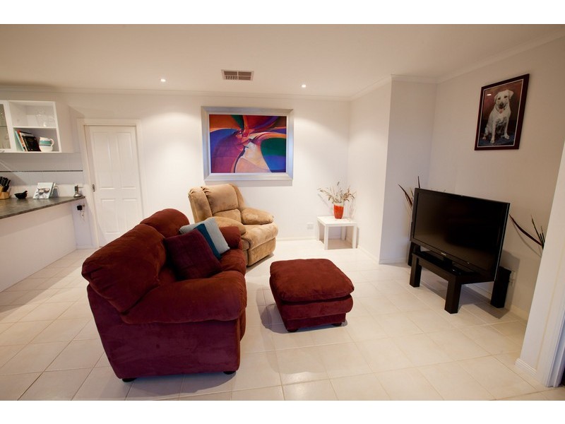 11 Glenview Rise, Berwick VIC 3806