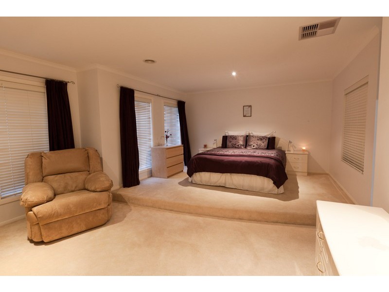 11 Glenview Rise, Berwick VIC 3806