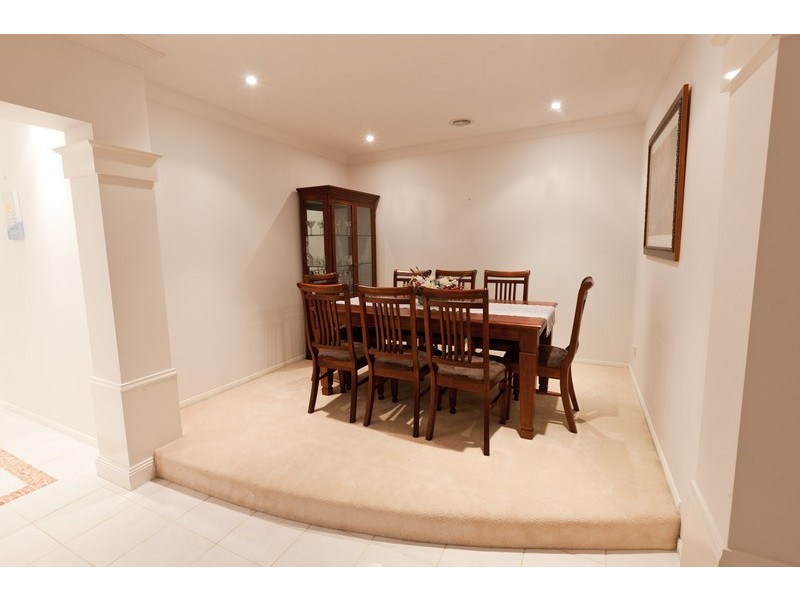 11 Glenview Rise, Berwick VIC 3806