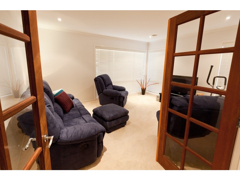 11 Glenview Rise, Berwick VIC 3806