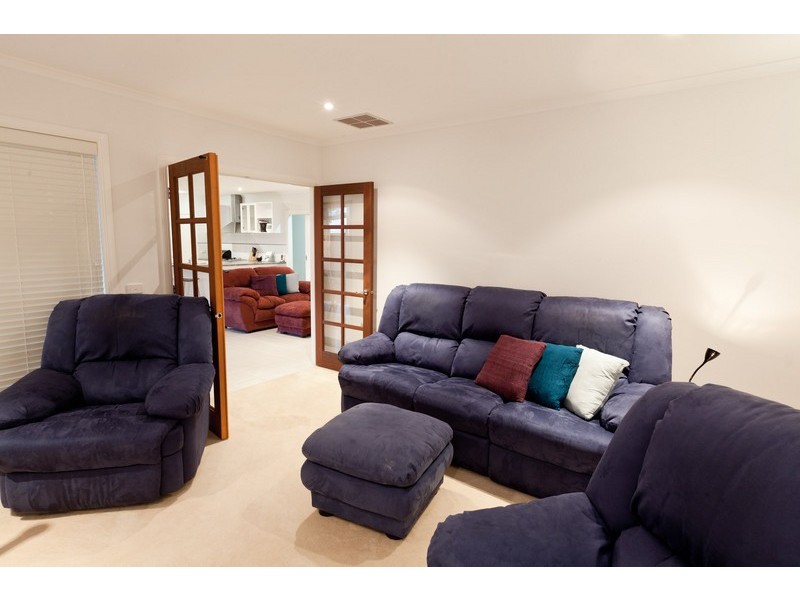 11 Glenview Rise, Berwick VIC 3806