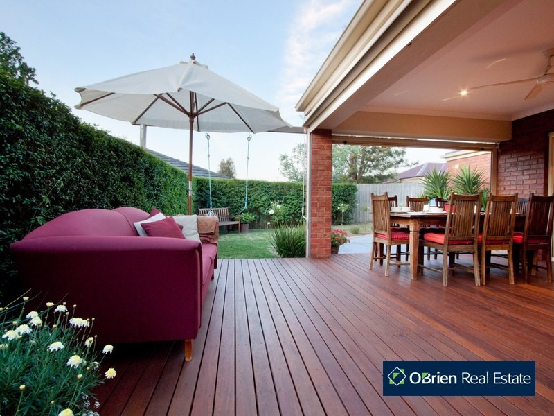 4 Cozy Valley Road, Langwarrin VIC 3910