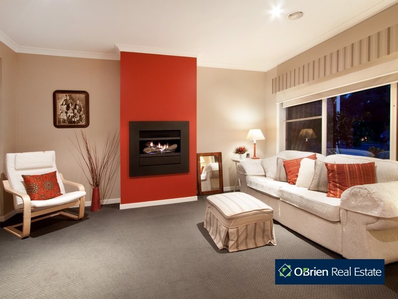 4 Cozy Valley Road, Langwarrin VIC 3910