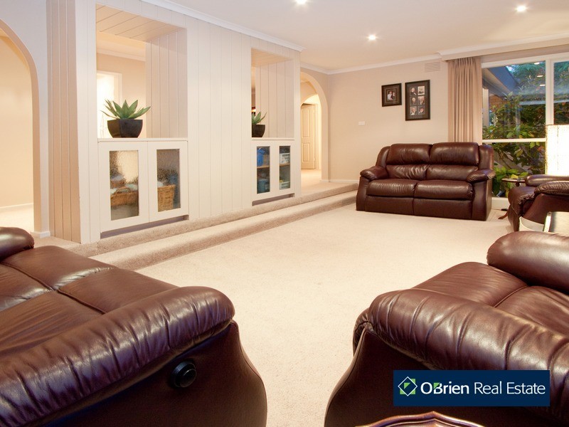 13 Ridge Road, Berwick VIC 3806