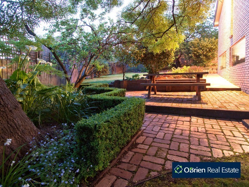 13 Ridge Road, Berwick VIC 3806