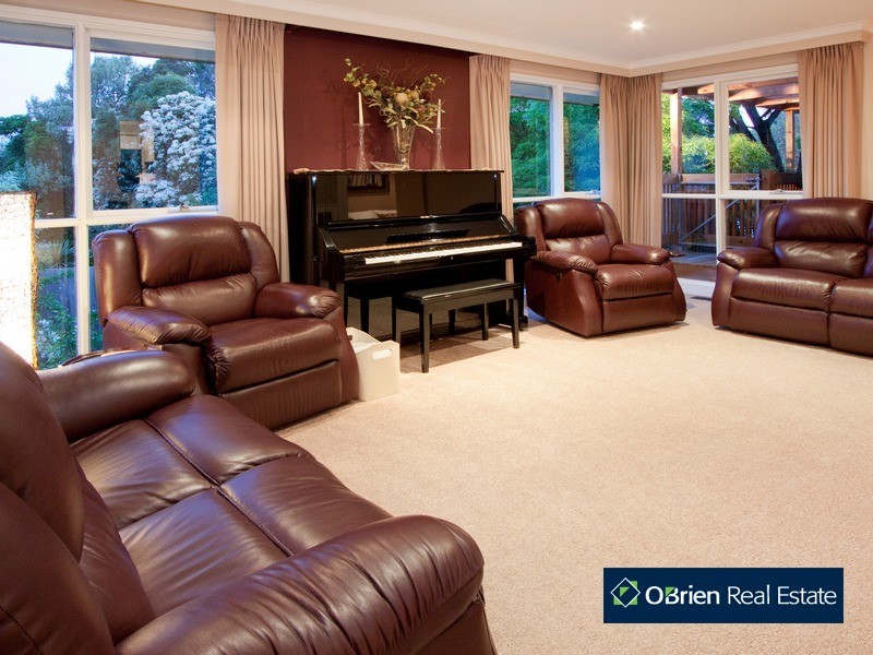 13 Ridge Road, Berwick VIC 3806