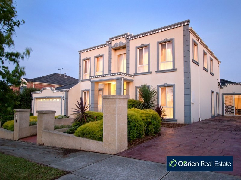 64 The Avenue, Narre Warren South VIC 3805