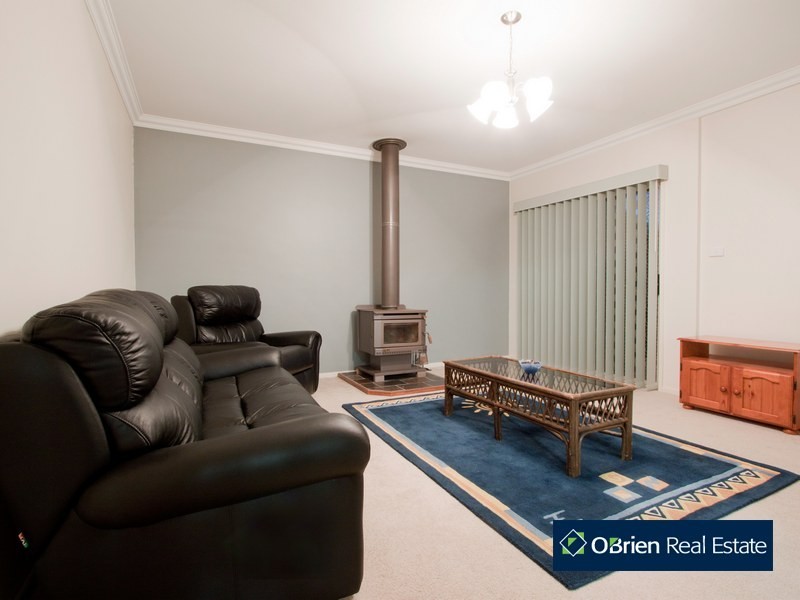64 The Avenue, Narre Warren South VIC 3805