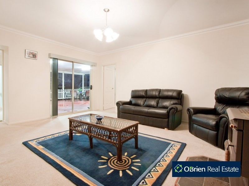 64 The Avenue, Narre Warren South VIC 3805