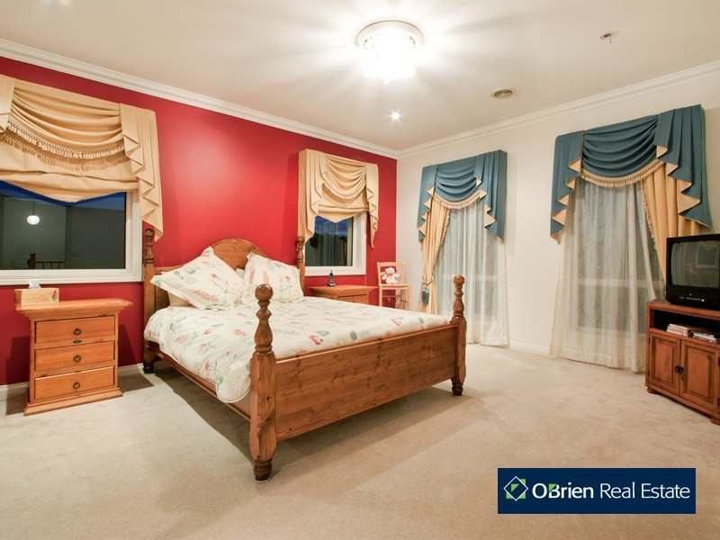 64 The Avenue, Narre Warren South VIC 3805