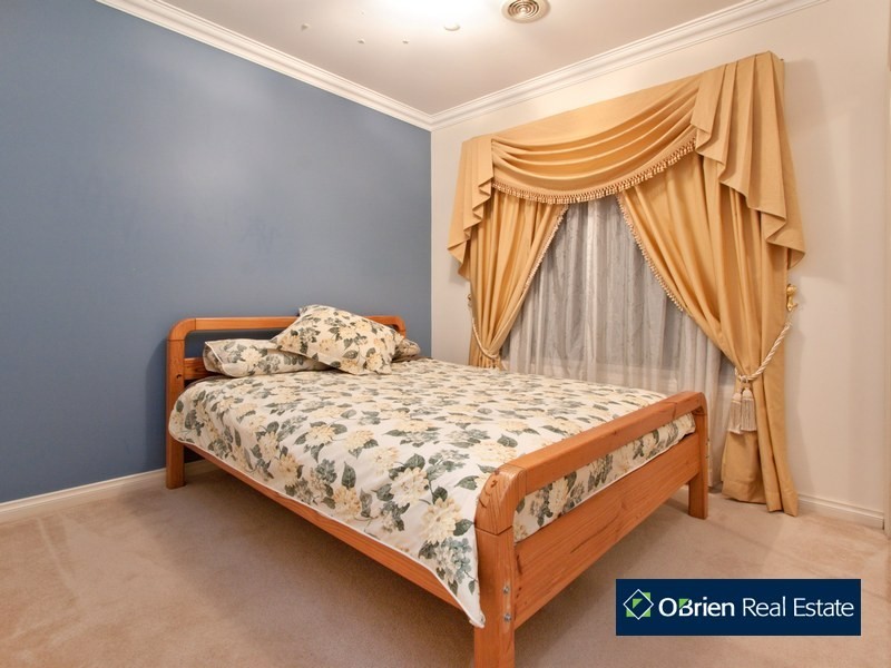 64 The Avenue, Narre Warren South VIC 3805