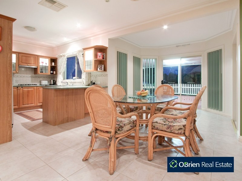 64 The Avenue, Narre Warren South VIC 3805