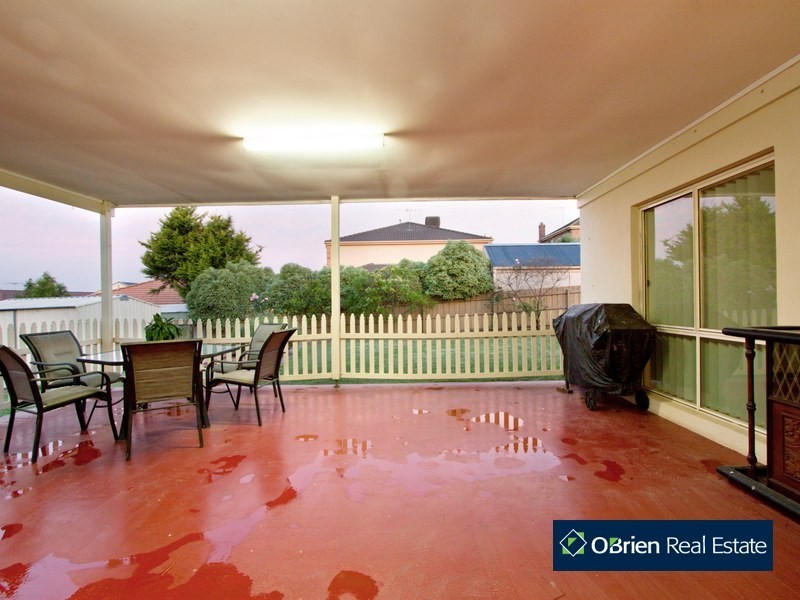 64 The Avenue, Narre Warren South VIC 3805