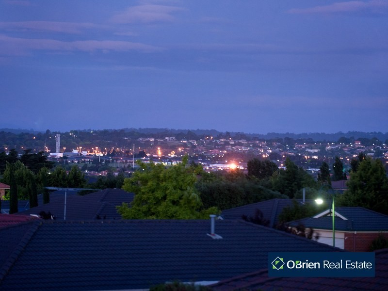 64 The Avenue, Narre Warren South VIC 3805