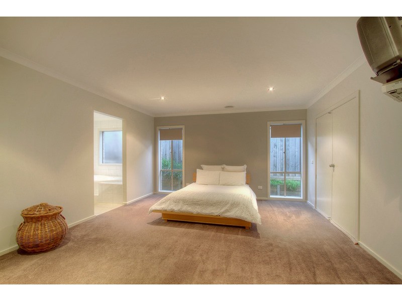 7 Landra Court, Berwick VIC 3806