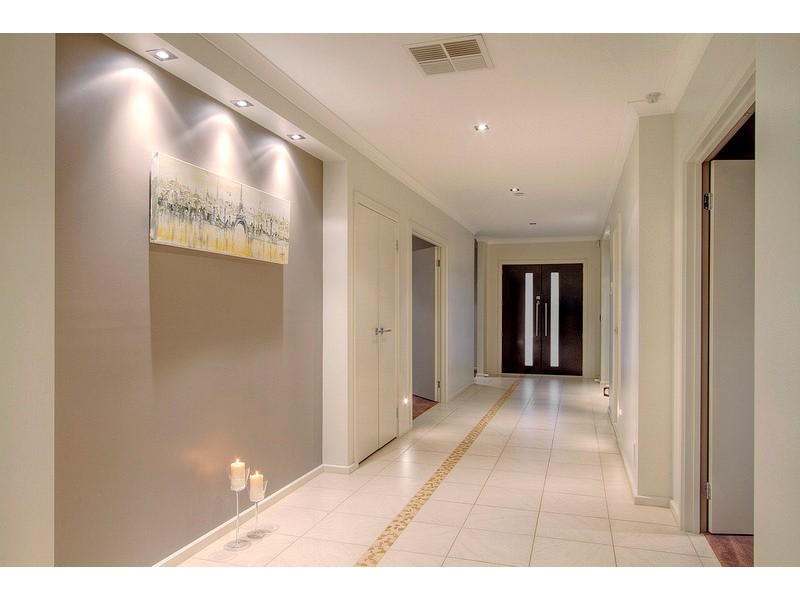 7 Landra Court, Berwick VIC 3806