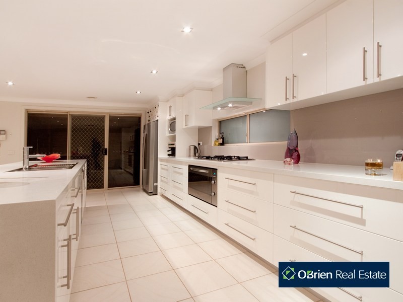 7 Landra Court, Berwick VIC 3806