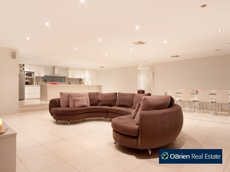 7 Landra Court, Berwick VIC 3806