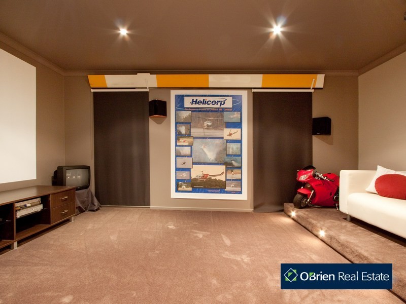 7 Landra Court, Berwick VIC 3806