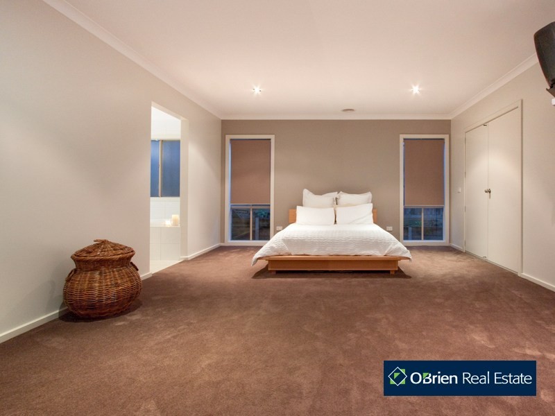 7 Landra Court, Berwick VIC 3806