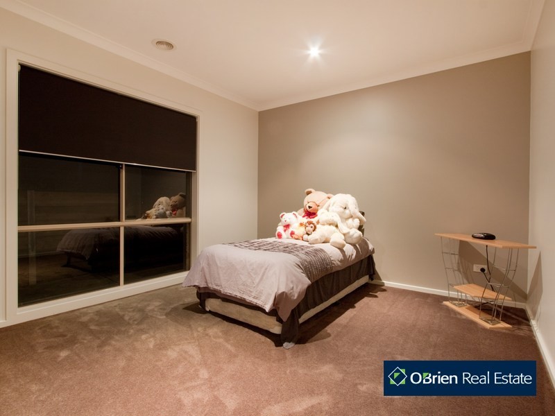 7 Landra Court, Berwick VIC 3806