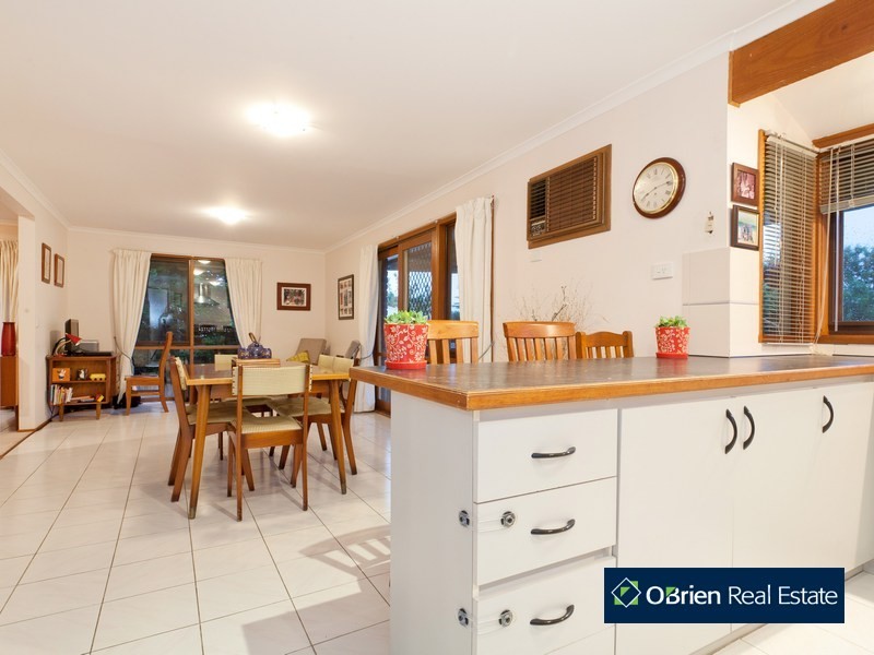 16 Mahon Avenue, Beaconsfield VIC 3807