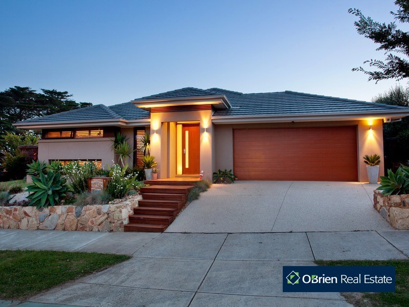 1 Viewgrand Drive, Berwick VIC 3806