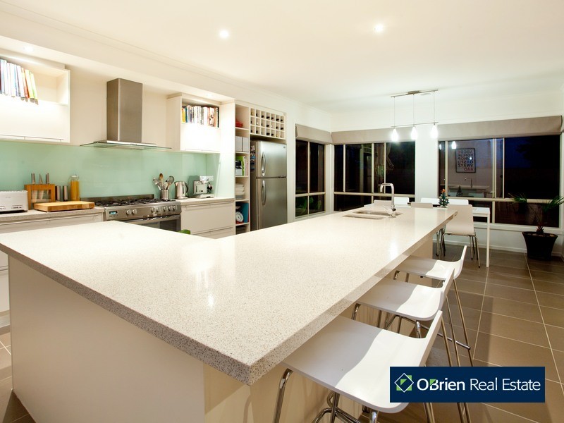 1 Viewgrand Drive, Berwick VIC 3806