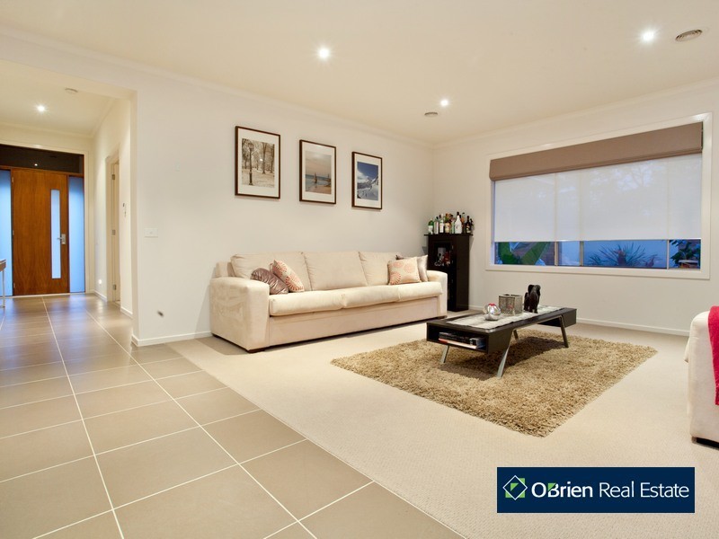 1 Viewgrand Drive, Berwick VIC 3806