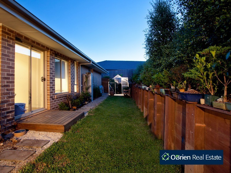 1 Viewgrand Drive, Berwick VIC 3806