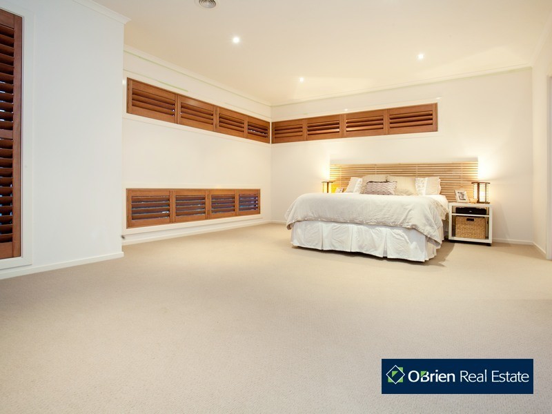 1 Viewgrand Drive, Berwick VIC 3806