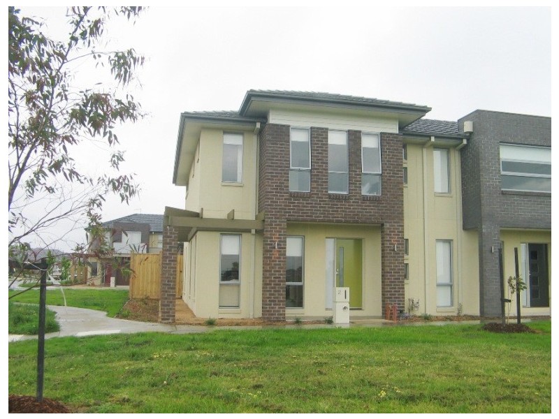 2 Peppermint Row, Officer VIC 3809