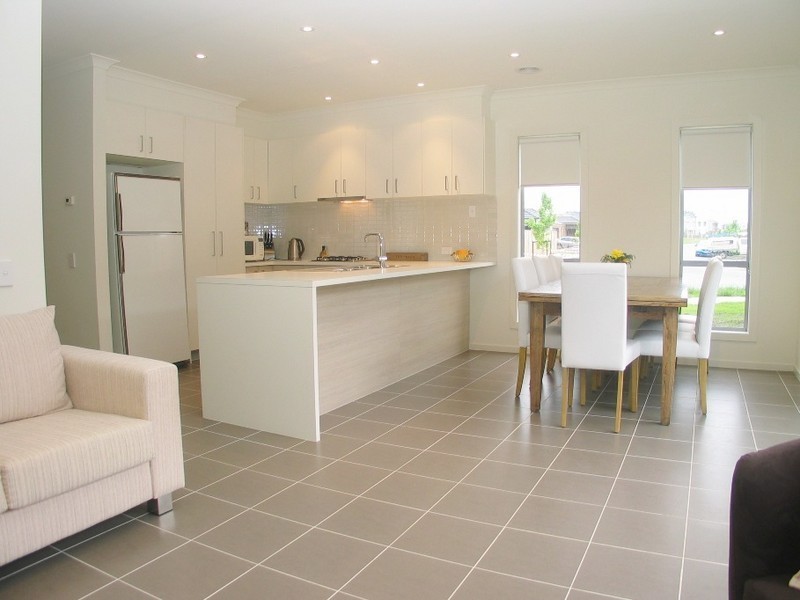 2 Peppermint Row, Officer VIC 3809