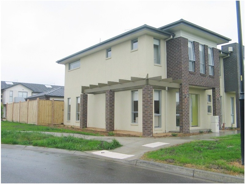 2 Peppermint Row, Officer VIC 3809