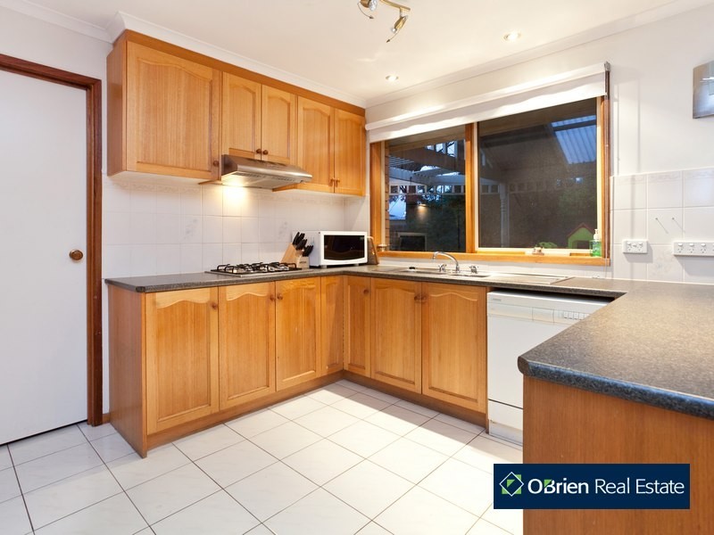 27 Insignia Crescent, Berwick VIC 3806