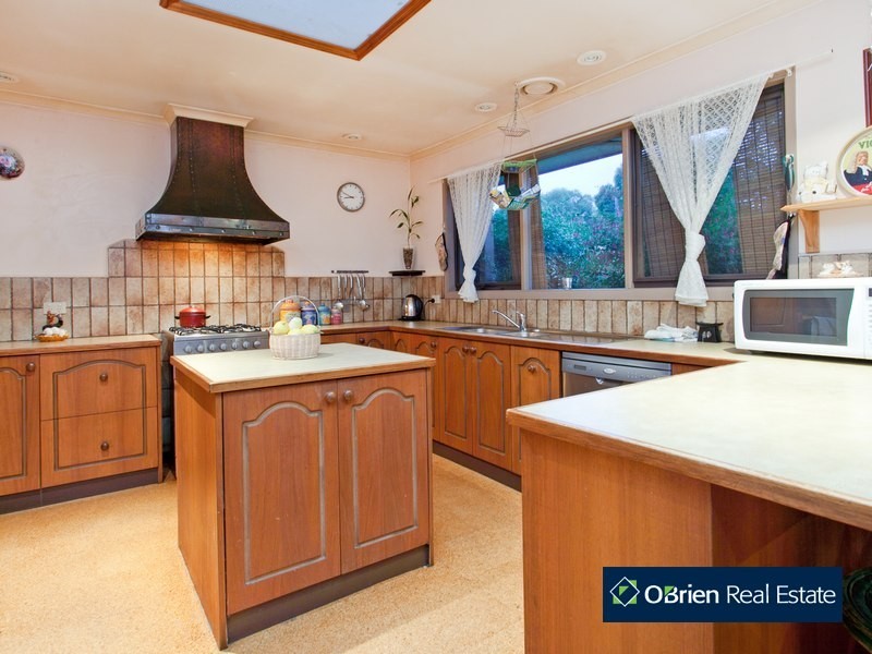 123 Fox Road, Narre Warren North VIC 3804