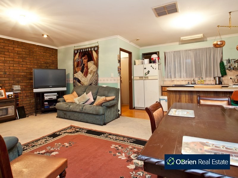 123 Fox Road, Narre Warren North VIC 3804