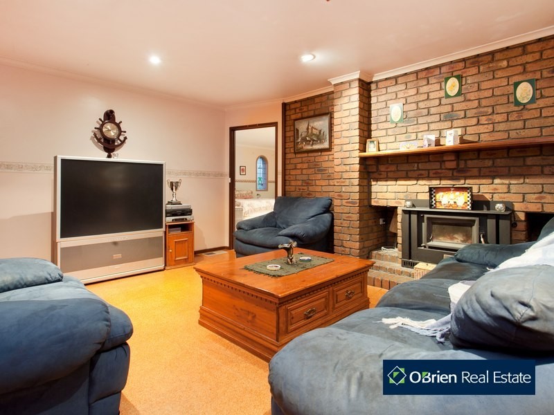 123 Fox Road, Narre Warren North VIC 3804