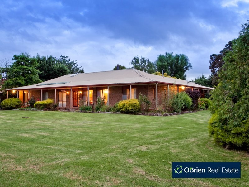 123 Fox Road, Narre Warren North VIC 3804
