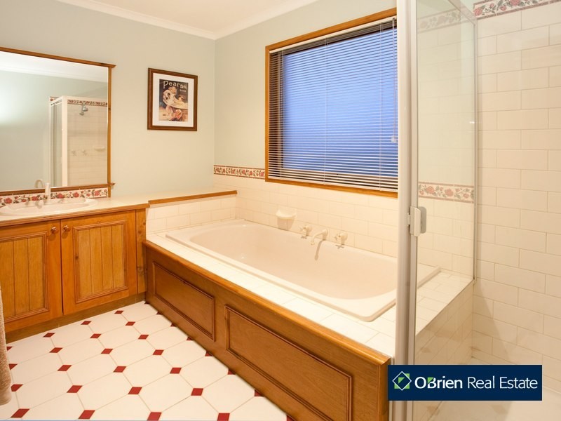 41 Allardice Parade, Berwick VIC 3806