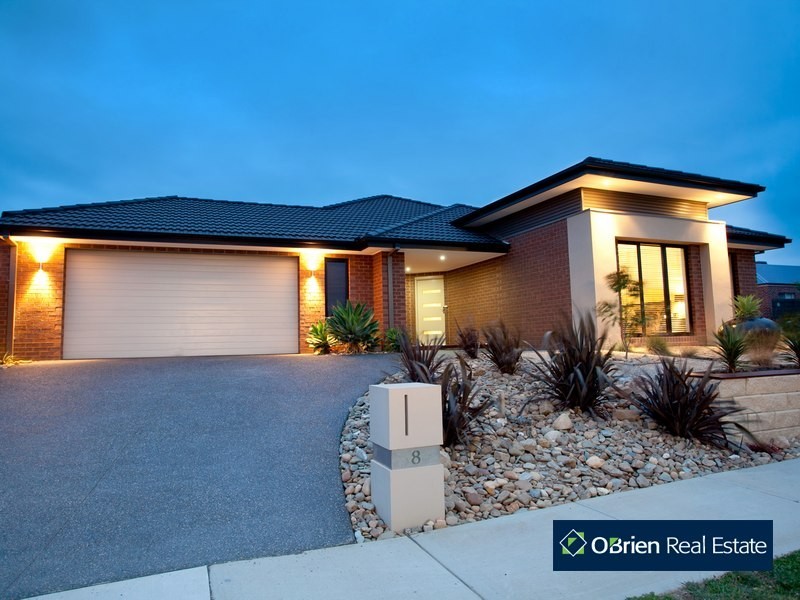 8 Misty Close, Berwick VIC 3806