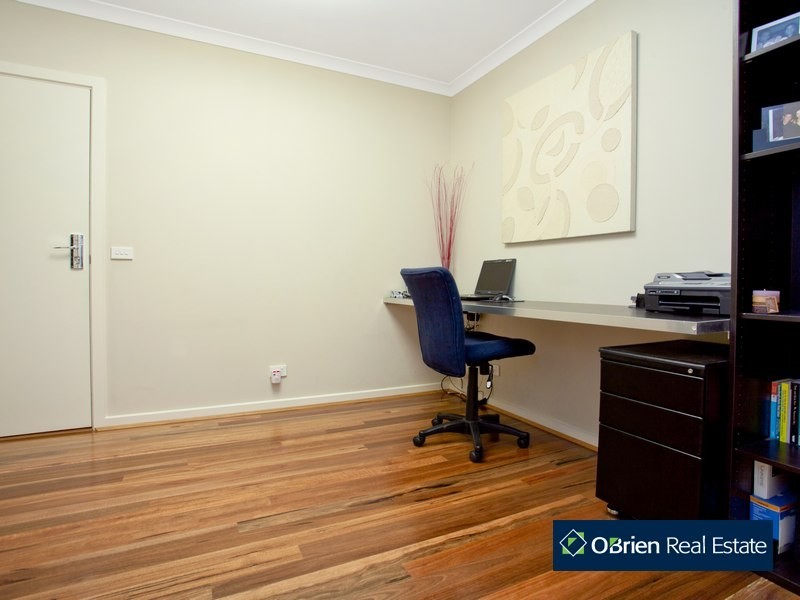 8 Misty Close, Berwick VIC 3806