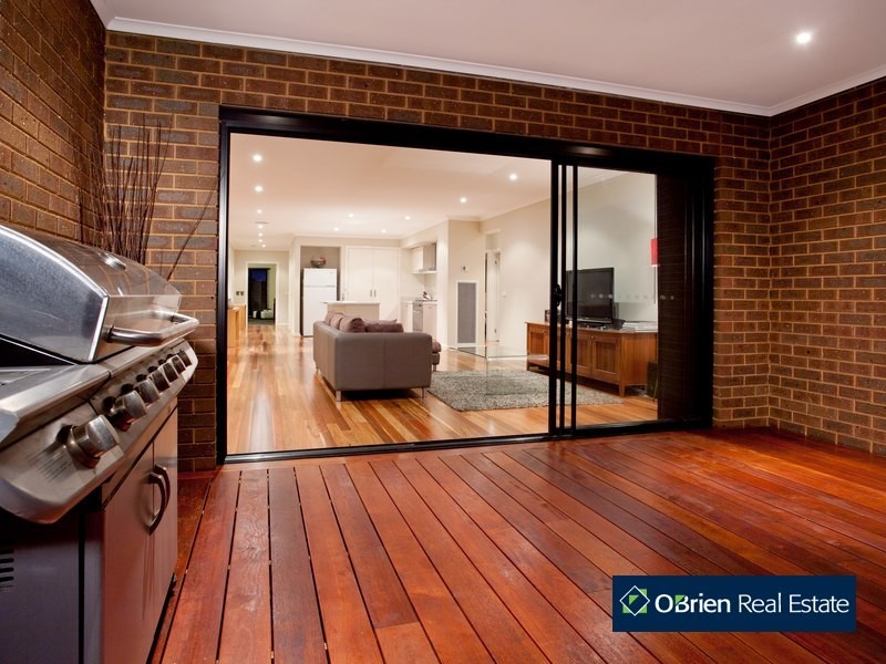 8 Misty Close, Berwick VIC 3806