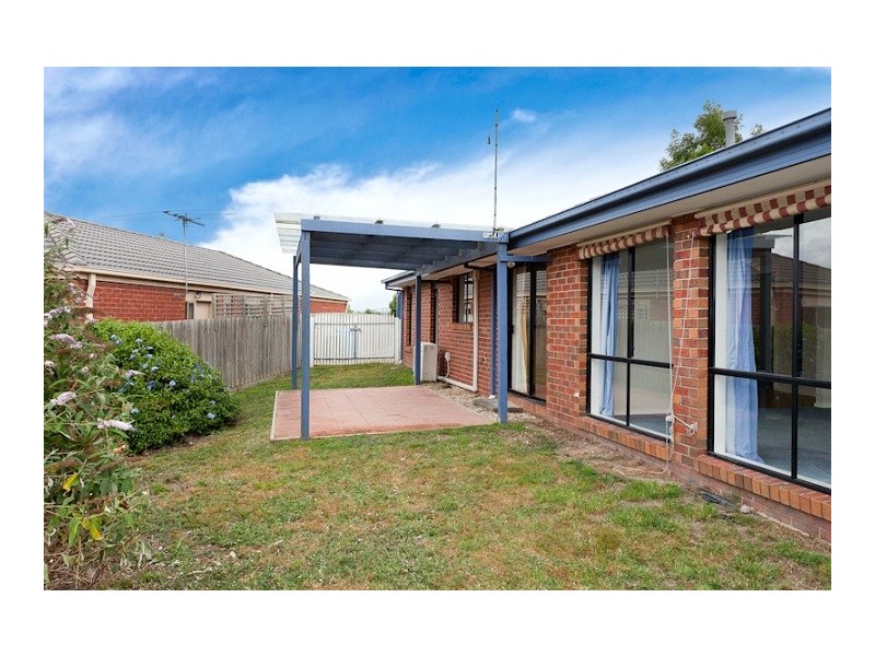 21 Farnborough Way, Berwick VIC 3806
