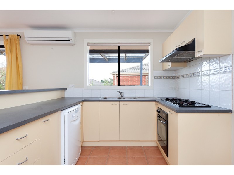 21 Farnborough Way, Berwick VIC 3806